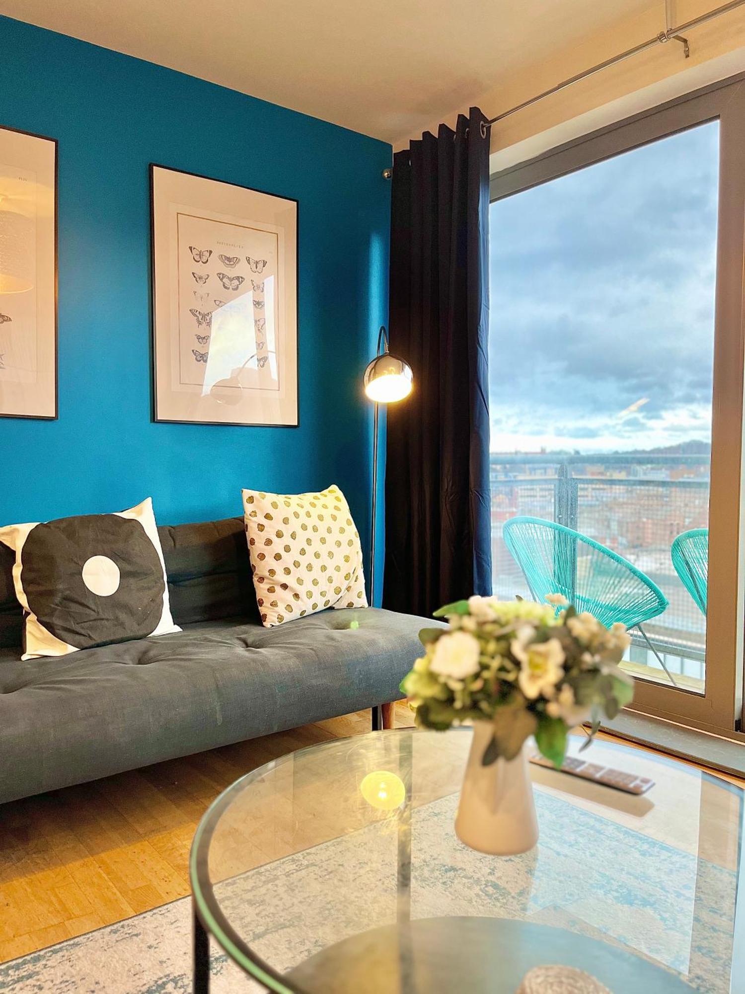 Skyview Apartment By Noknokstay - City Centre With Parking - Group, Family, Business Sheffield Exterior photo