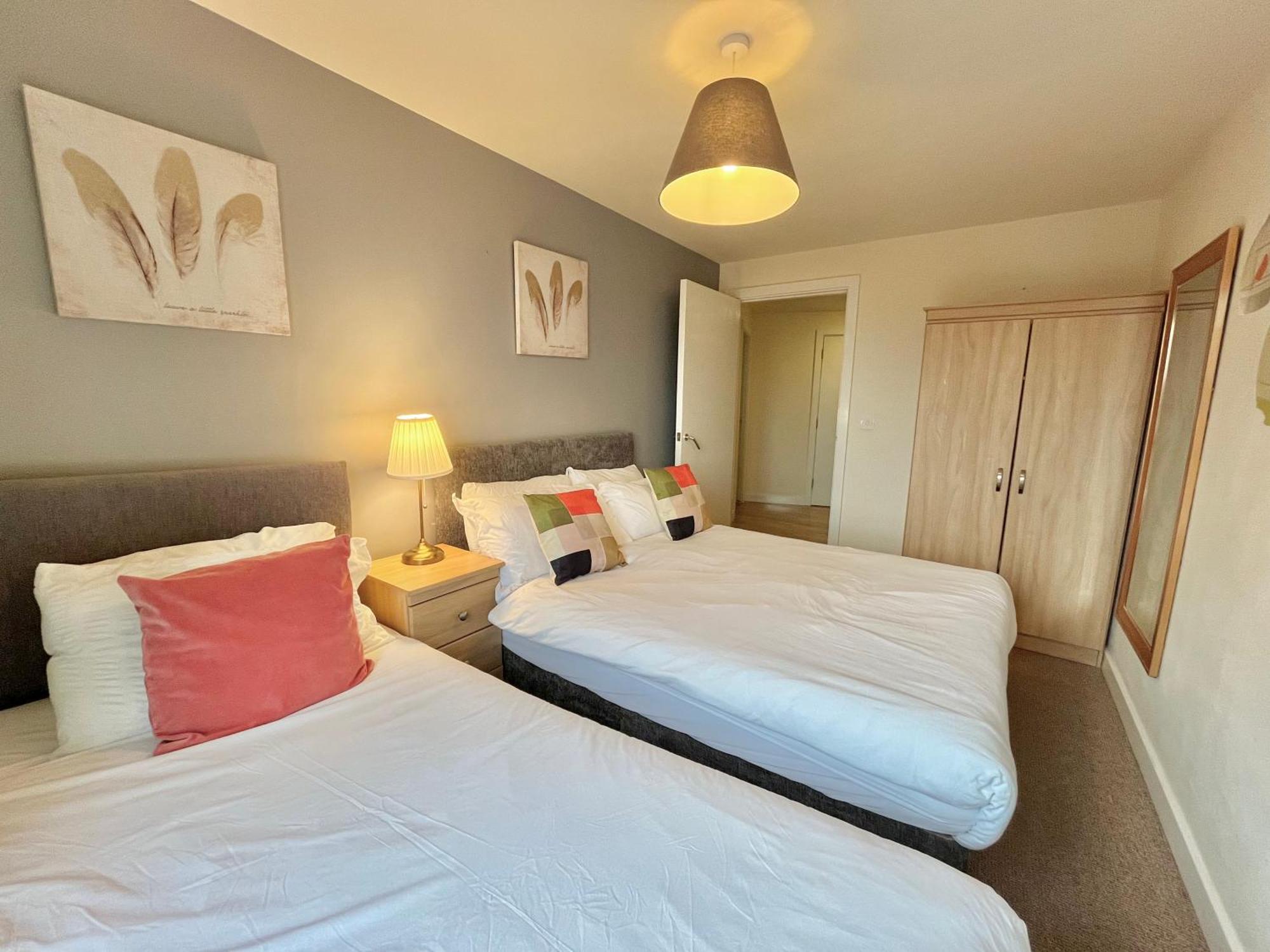 Skyview Apartment By Noknokstay - City Centre With Parking - Group, Family, Business Sheffield Exterior photo
