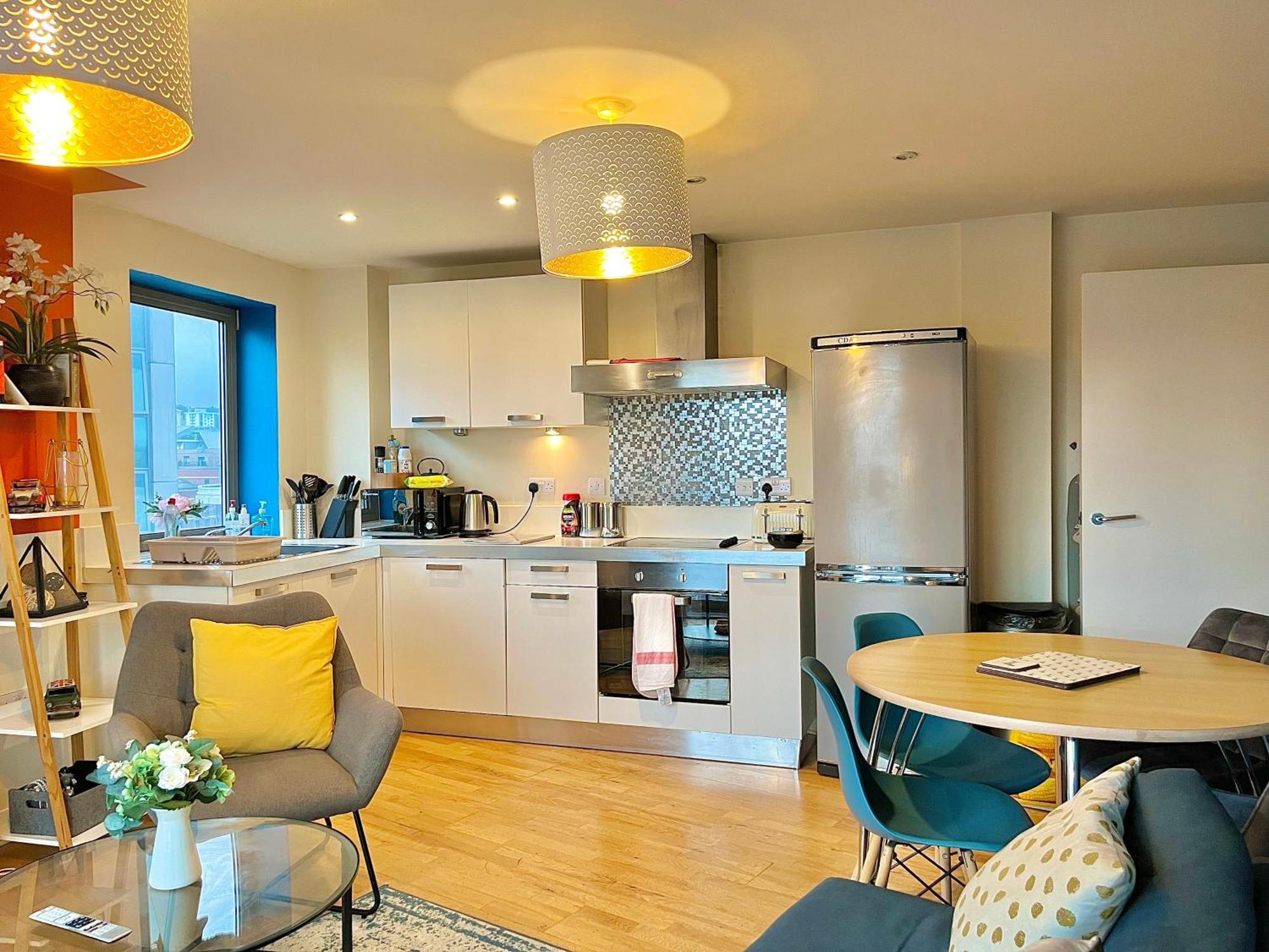 Skyview Apartment By Noknokstay - City Centre With Parking - Group, Family, Business Sheffield Exterior photo